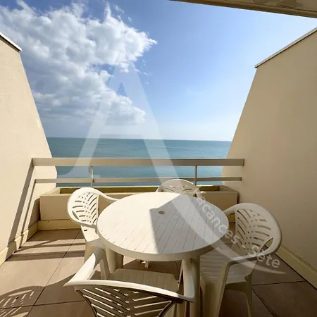 Front De 4 Personnes Sète